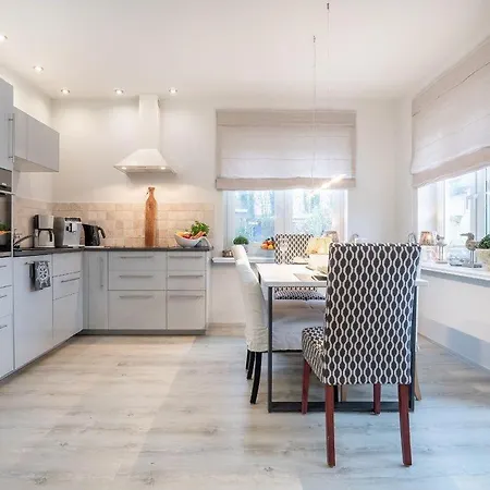 Semesterbostad Ferienhaus-lutz-hus-seestrasse-6a *